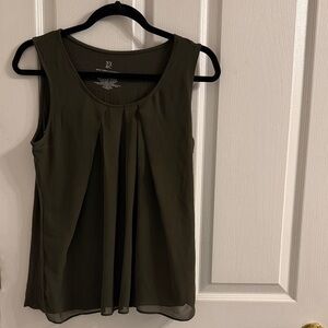 New York & Company Olive Sleeveless Pleated blouse